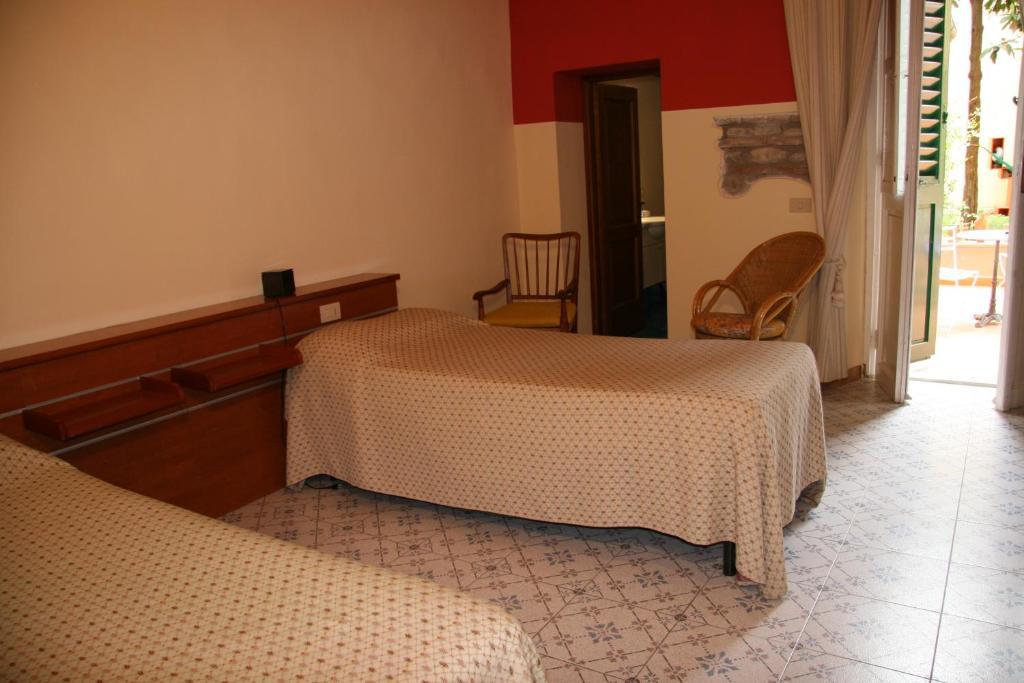 Bed And Breakfast I Due Leoni Firenze Szoba fotó